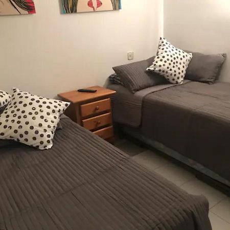 Apartamento Centrico Y Con Piscina A 5 Min. Playa Салоу Экстерьер фото